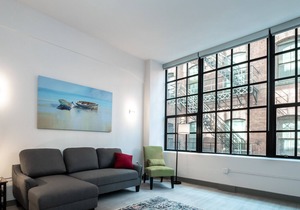 Beautiful Condo - Heart of Business District 404