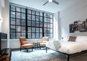Beautiful Condo - Heart of Business District 603