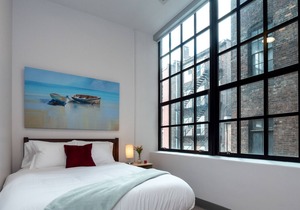 Beautiful Condo- Heart of Business District 606