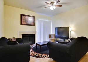 Beautiful Condo Near The Domain