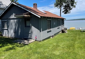 Beautiful Hubbard Lake Waterfront Cottage #2