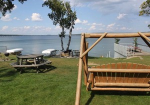 Beautiful Hubbard Lake Waterfront Cottage #2
