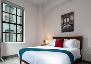 Beautiful Modern Condo - Heart of Business District 401