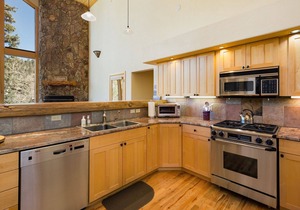 Beautiful Mountain Home on Columbine Lake - Hot Tub - 1 mile to Purgatory
