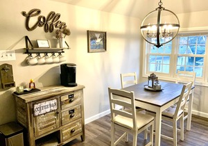 Beautiful Private Spacious Suite Downtown Franklin