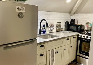 Beautiful Private Spacious Suite Downtown Franklin