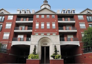 Beautiful Uptown/Galleria Mid-Rise For Lease!