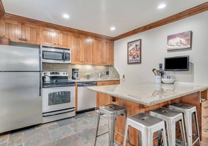 Best of Both-Walk to PC Base Area & Main Street! Heated Pool & Spa!