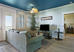 Blue Water View - Gorgeous Beachfront View - Very Close to the Beach Club