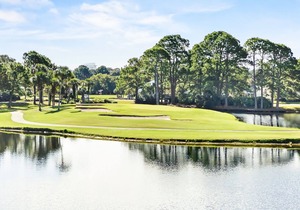 Book Harbour Point's charming lake front unit 912! FREE GOLF & MORE!