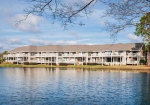 Book Harbour Point's charming lake front unit 912! FREE GOLF & MORE!