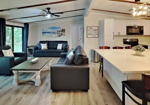 Brand New Remodel! Stylish 3BR/2BA Island Escape for 8 – House 68