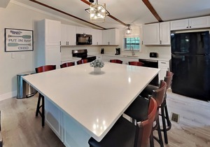 Brand New Remodel! Stylish 3BR/2BA Island Escape for 8 – House 68