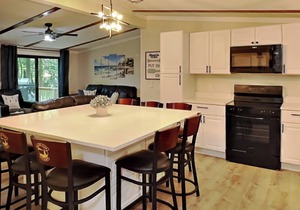 Brand New Remodel! Stylish 3BR/2BA Island Escape for 8 – House 68