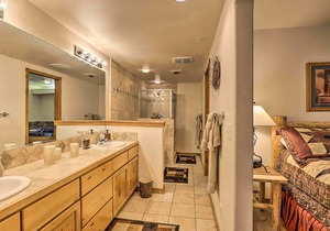 Breckenridge Condo: Hot Tub Access & Close to Ski!
