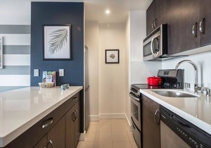 Bright Nob Hill Studio w/Gym, Sauna + City View by Blueground