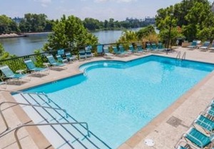 Captain's Quarters Riverfront #2