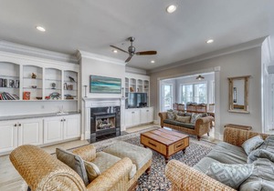 Carolina Boulevard 916