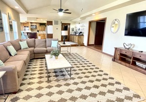 Charming house with lake view, neighborhood beach