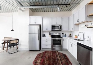 Chic Apartment with Parking and Gym