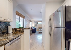 Chic Coastal Apartment | Near West Palm Beach | 100’ to Juno Beach