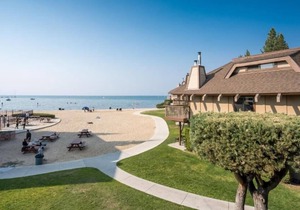 Comfortable Stay! On-site Pool, FREE Parking Near Emerald Bay State Park!
