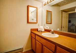 Condo located Two Blocks from the Lift