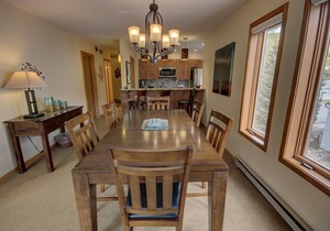 Condo with private laundry & pool & hot tub onsite