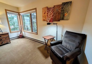 Condo with private laundry & pool & hot tub onsite