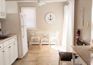 Cozy Brigantine beach house - 1st floor of duplex - 1 block to beach, near town!