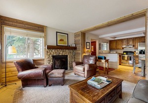 Cozy, Polished Condo w/Deck & Shared Outdoor Pool - Near Golf & Skiing
