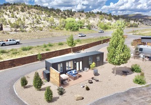 Cozy Single Container Retreat | 25 min to Zion NP