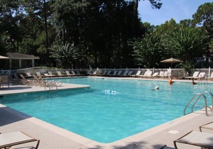 Cozy yet spacious, well lit with a 4 min walk to beach