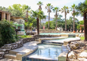 CozySuites Studio Skyline Barton Creek #02