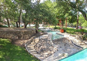 CozySuites Studio Skyline Barton Creek #01