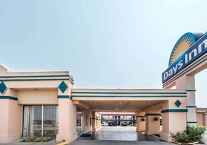 Days Inn by Wyndham South Fort Worth
