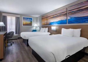 Days Inn & Suites by Wyndham Commerce