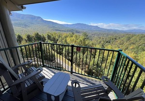Deer Ridge Condo w/Mountain Views, Loft & Amenities!