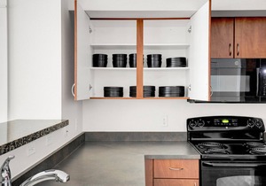 Deluxe Downtown Bellevue 2BR w/W/D & Storage, near Shops, by Blueground