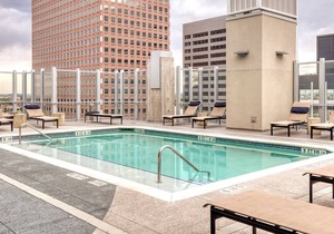 Deluxe Upper Downtown 2BR w/ Gym & Pool near 16th St Mall, by Blueground