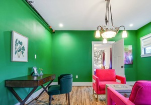 Designer Lodging in Downtown Austin with Free WiFi & Partial AC