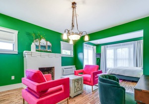 Designer Lodging in Downtown Austin with Free WiFi & Partial AC