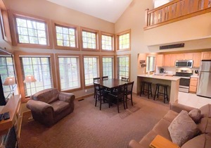 Disciples Ridge Condo, Just off Fox Run Court, Sleeps 16. Three bedrms-loft