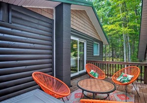 Dog-friendly Home near Crystal Mtn and Outdoor Rec!