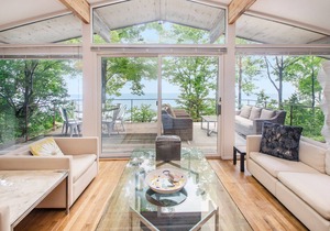 Dog-friendly lakefront house with private hot tub, outdoor pool, beach, WiFi