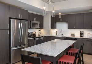 DOWNTOWN Austin with ROOFTOP Pool and BBQ Area, Fire Pit & a Fitness Center