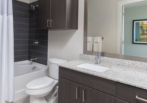 DOWNTOWN Austin with ROOFTOP Pool and BBQ Area, Fire Pit & a Fitness Center