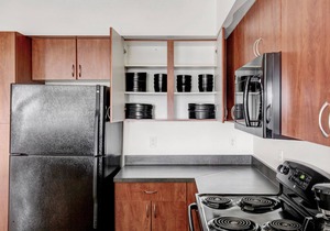 Dreamy Downtown Bellevue 2BR w/W/D & Storage, near Shops, by Blueground