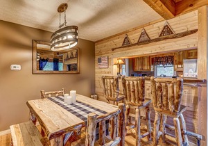 Dreamy wooded escape w/2 decks, resort access, WiFi, gas grills, hot tub/pool