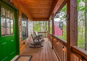 Dreamy wooded escape w/2 decks, resort access, WiFi, gas grills, hot tub/pool